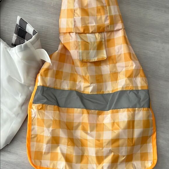 Bundle of Dog items for Small dogs 2 Checkered Jackets 2 Necklaces 20lbs under - Picture 3 of 7